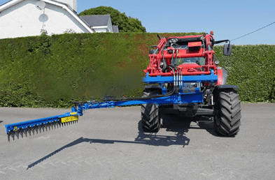 Taille haie sur tracteur